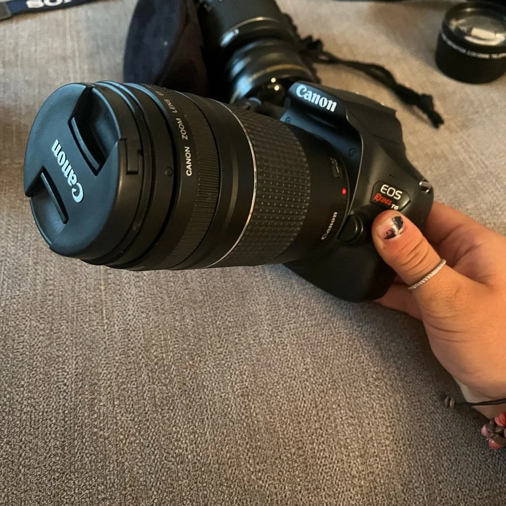 CANON EOS Rebel T6! (Includes TWO lenses** BATTERY INCLUDED!!!) Starter kit!